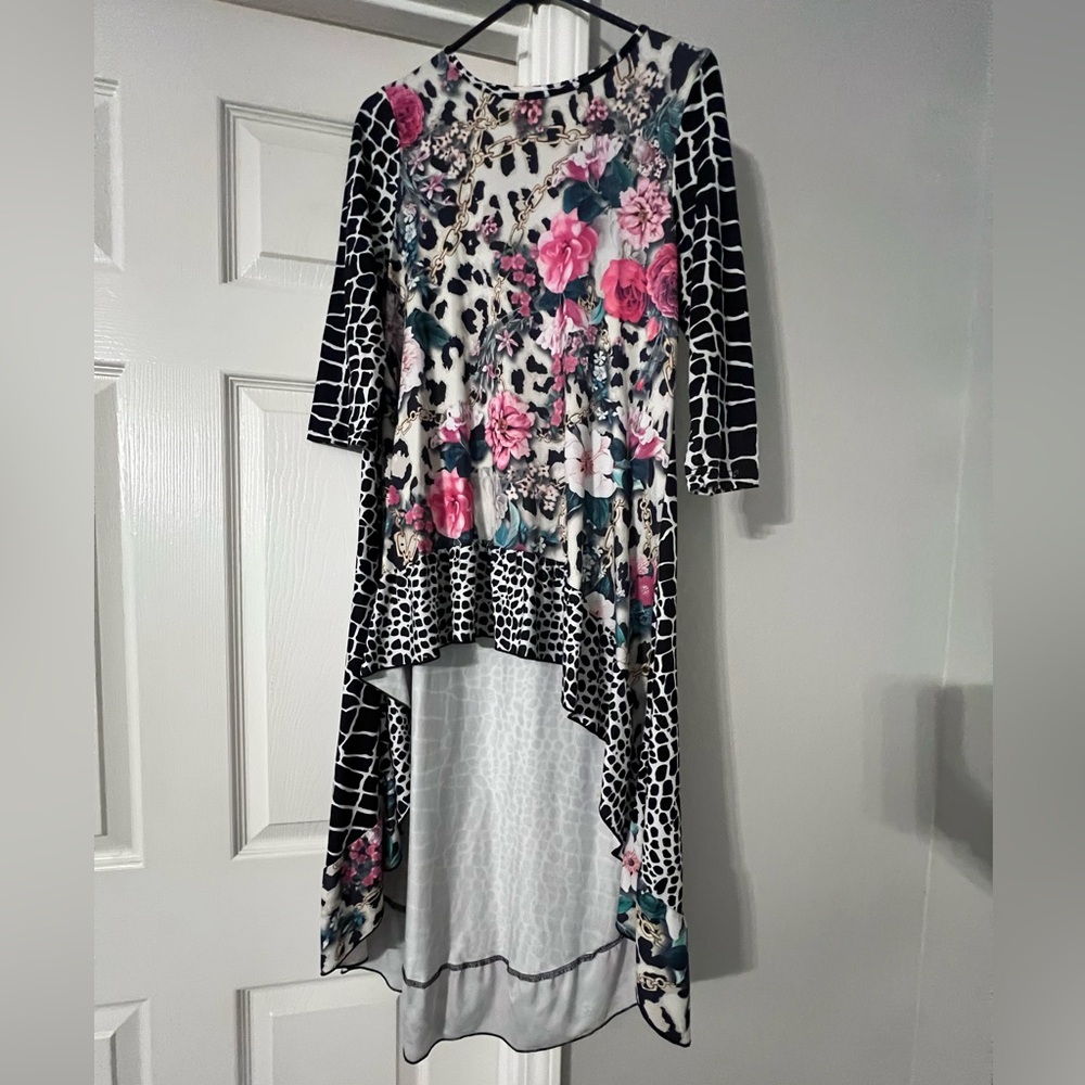 Nuggles Floral and Animal Print High-Low Top